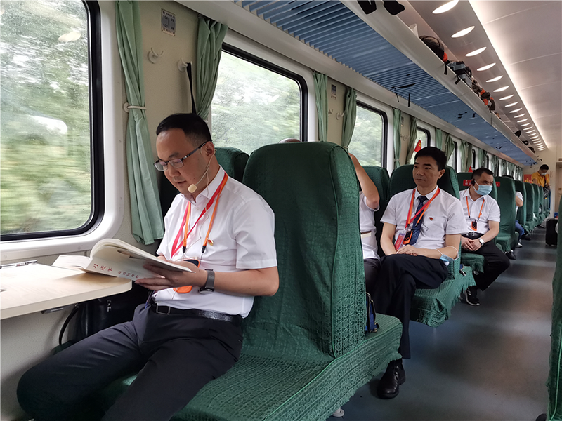 車廂課堂學黨史。_副本.png